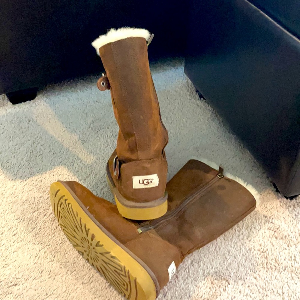 Girl size 4 UGG Australian Kensington Boots